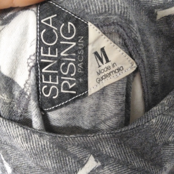 Pattern Tank Top - Picture 4 of 4